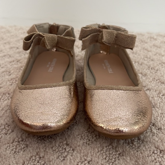 Kenneth Cole Little Girl Dress Shoes. Rose Metallic. Size 12. - Picture 3 of 5